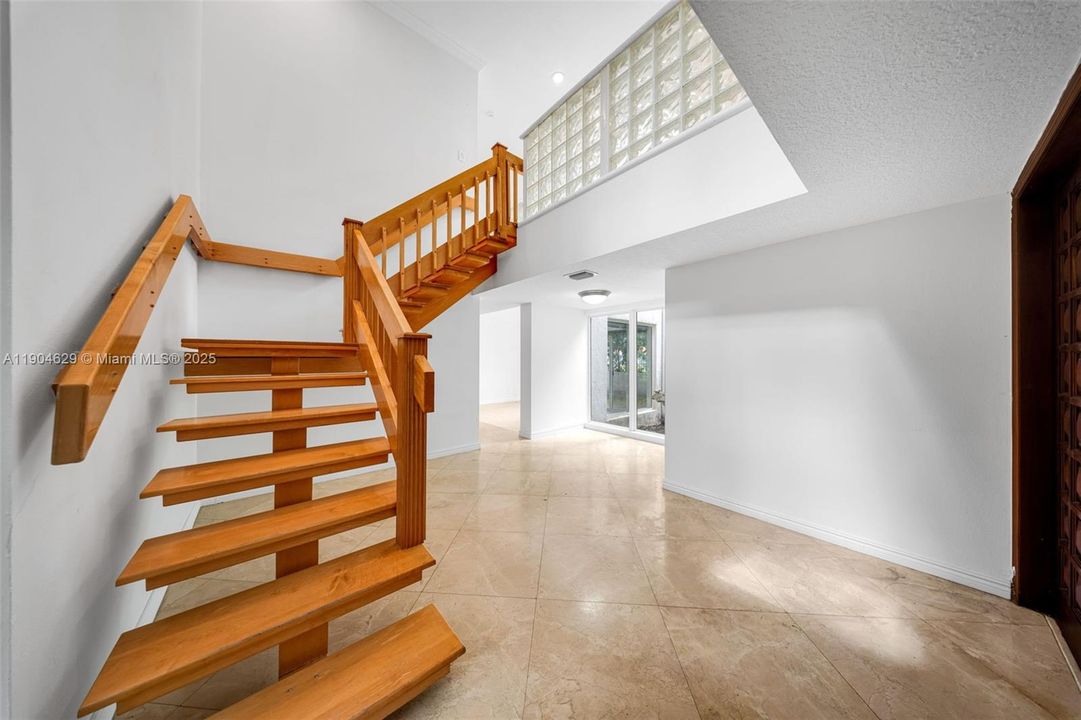 待售: $1,749,900 (4 贝兹, 2 浴室, 2612 平方英尺)