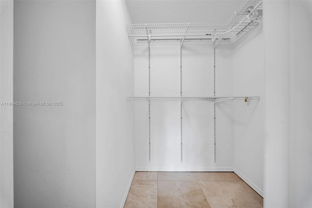 待售: $1,749,900 (4 贝兹, 2 浴室, 2612 平方英尺)