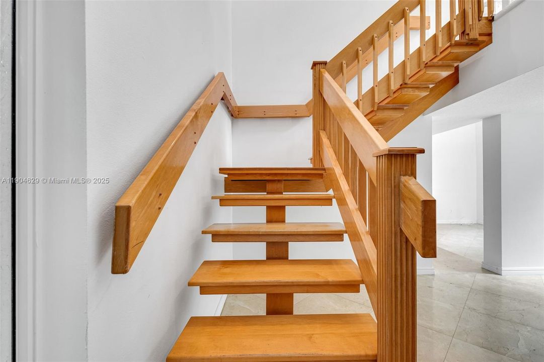 待售: $1,749,900 (4 贝兹, 2 浴室, 2612 平方英尺)