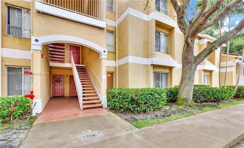 Recently Rented: $2,000 (2 beds, 2 baths, 1256 Square Feet)