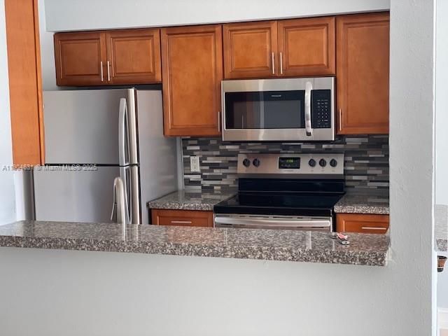 Recently Rented: $2,000 (2 beds, 2 baths, 1256 Square Feet)