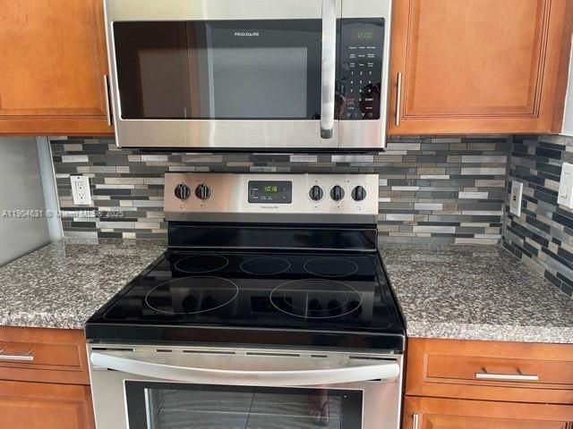 Recently Rented: $2,000 (2 beds, 2 baths, 1256 Square Feet)