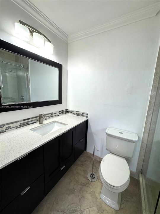 For Rent: $2,250 (2 beds, 2 baths, 925 Square Feet)