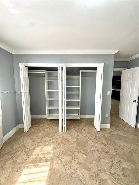 For Rent: $2,250 (2 beds, 2 baths, 925 Square Feet)