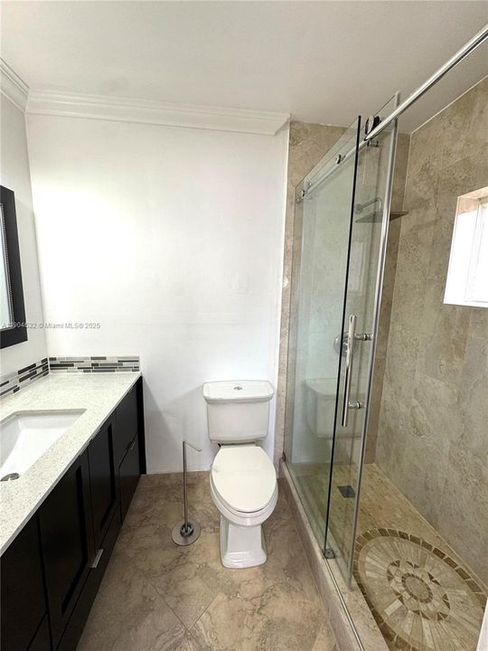 For Rent: $2,250 (2 beds, 2 baths, 925 Square Feet)