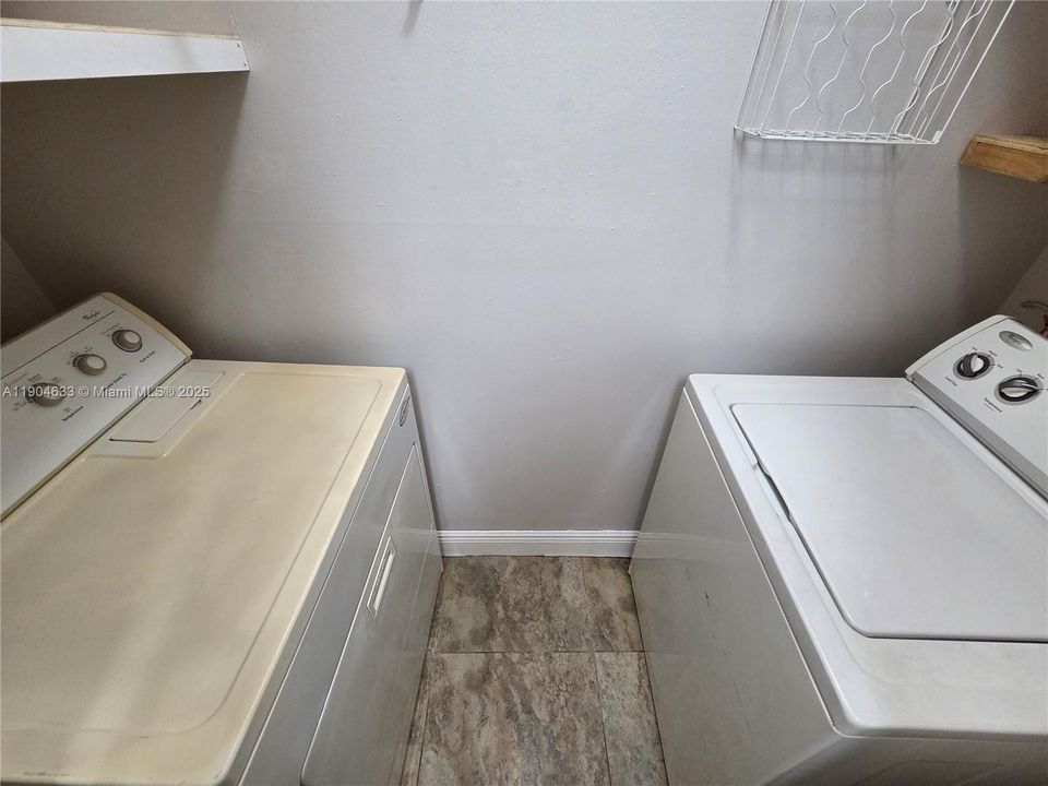 For Rent: $2,000 (2 beds, 2 baths, 1050 Square Feet)