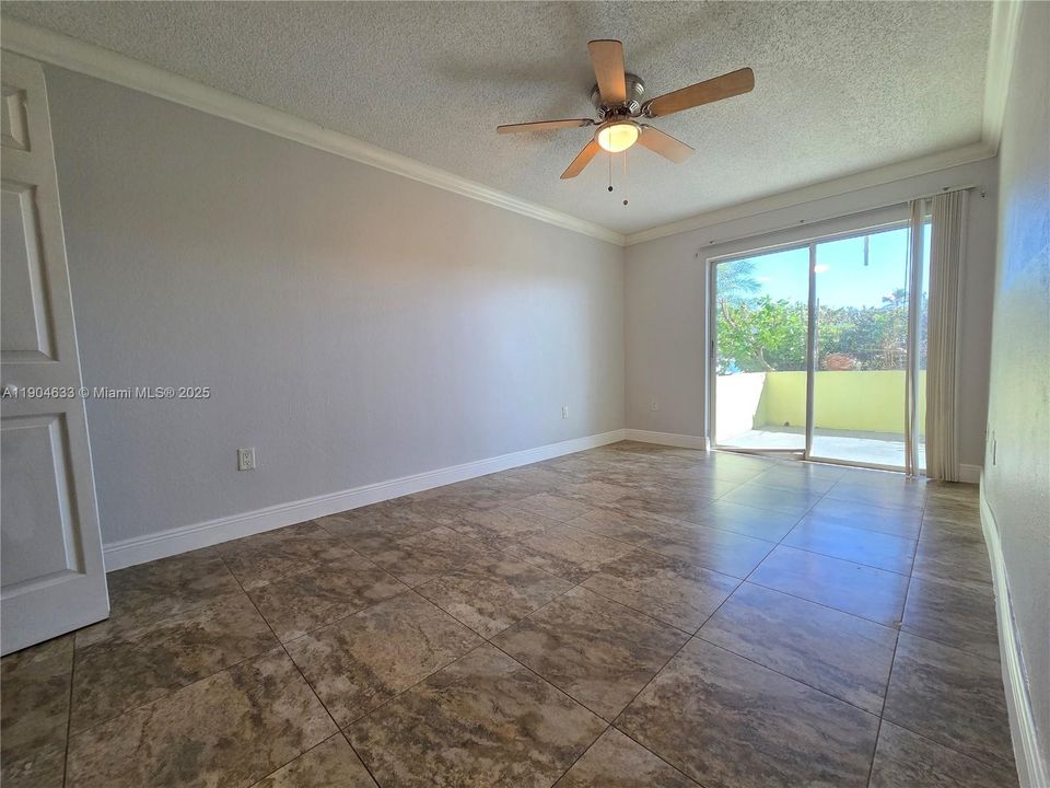 For Rent: $2,000 (2 beds, 2 baths, 1050 Square Feet)