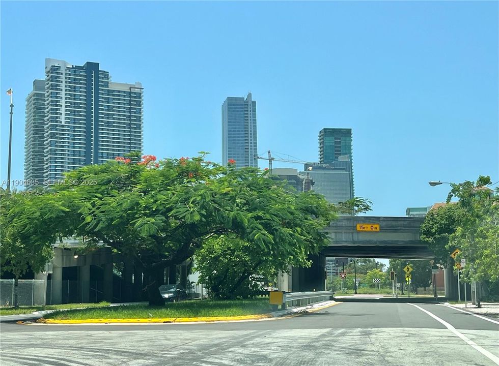 For Rent: $1,950 (2 beds, 1 baths, 675 Square Feet)