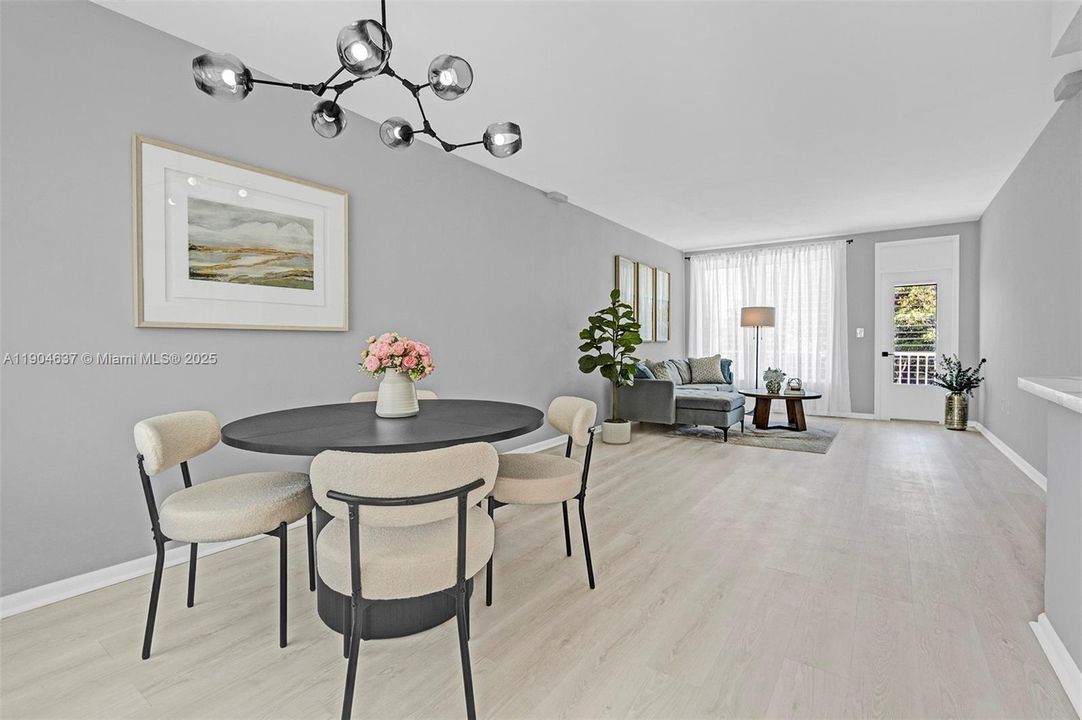 For Sale: $254,900 (1 beds, 1 baths, 700 Square Feet)