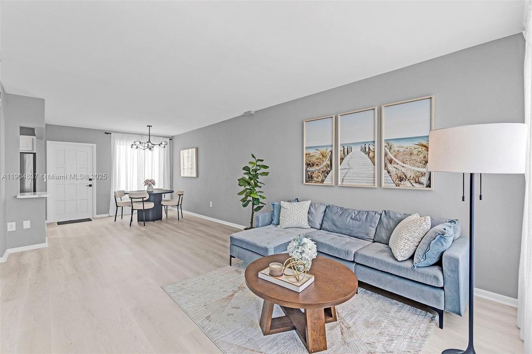 For Sale: $254,900 (1 beds, 1 baths, 700 Square Feet)