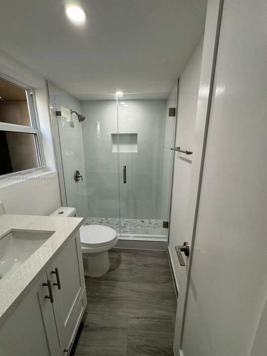 For Sale: $284,900 (1 beds, 1 baths, 809 Square Feet)