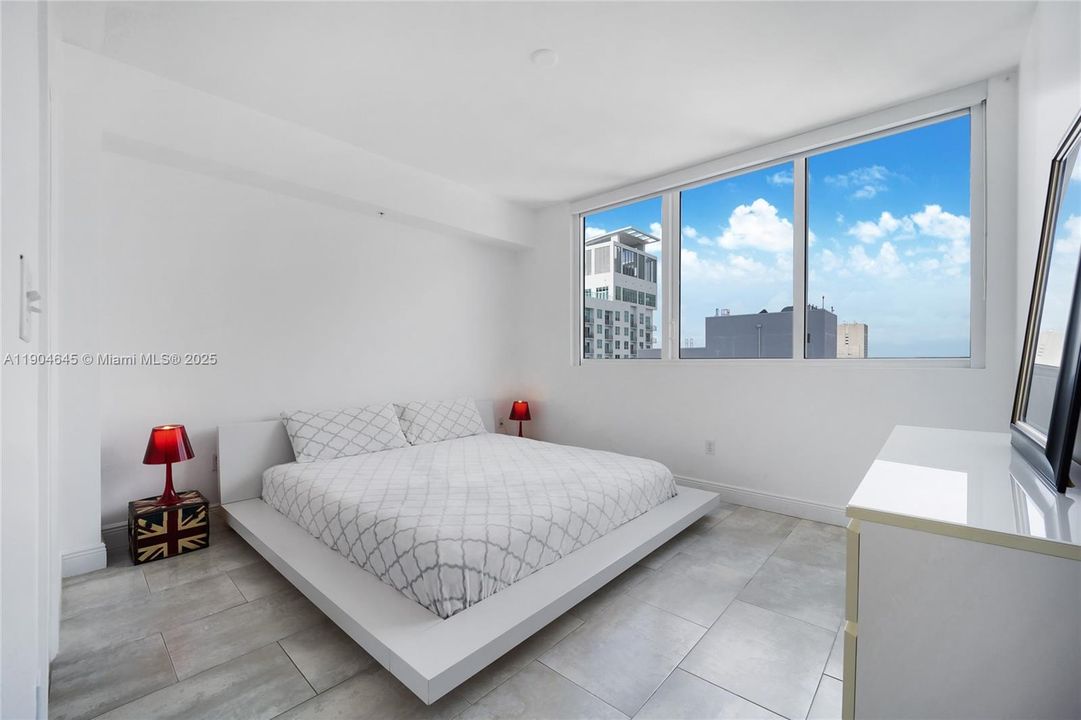 Recently Rented: $4,000 (2 beds, 2 baths, 1203 Square Feet)