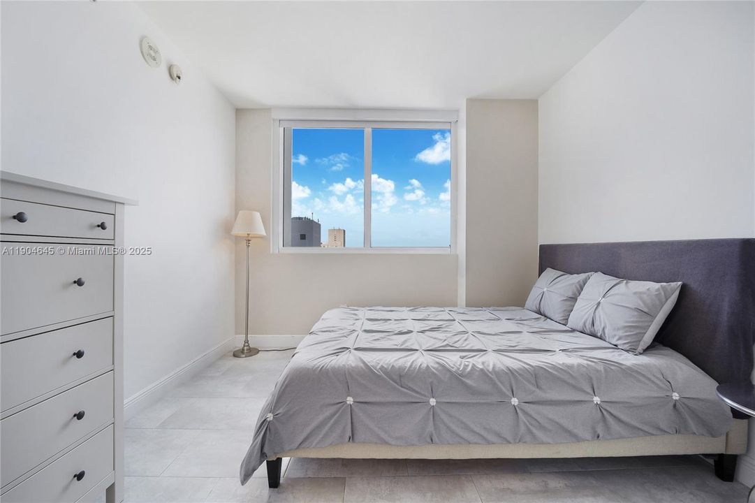 Recently Rented: $4,000 (2 beds, 2 baths, 1203 Square Feet)