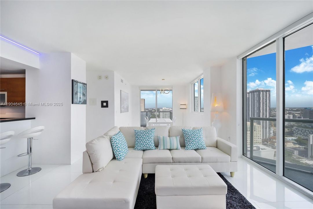 Recently Rented: $4,000 (2 beds, 2 baths, 1203 Square Feet)