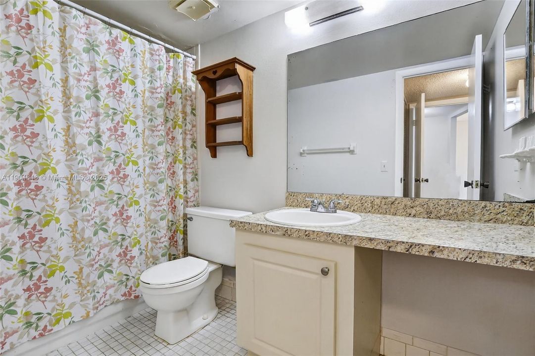 For Sale: $135,000 (1 beds, 1 baths, 680 Square Feet)