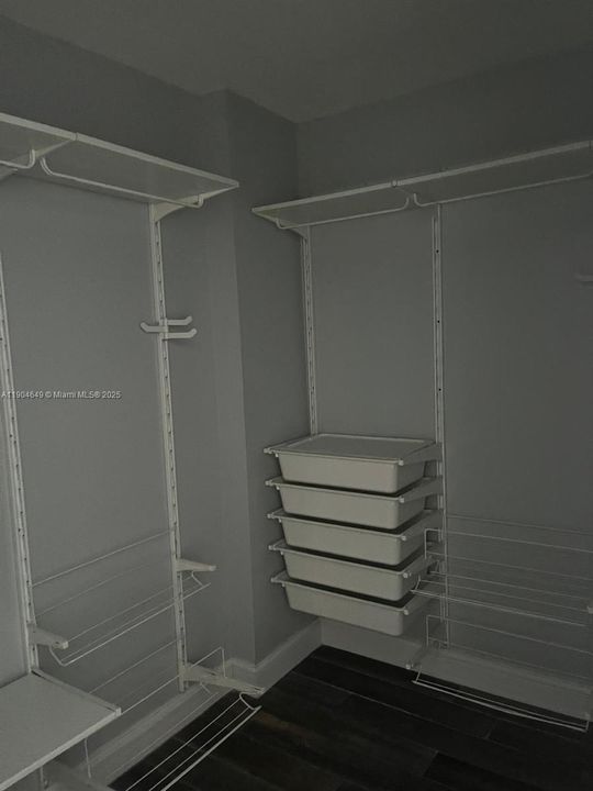 Active With Contract: $2,900 (2 beds, 2 baths, 1020 Square Feet)