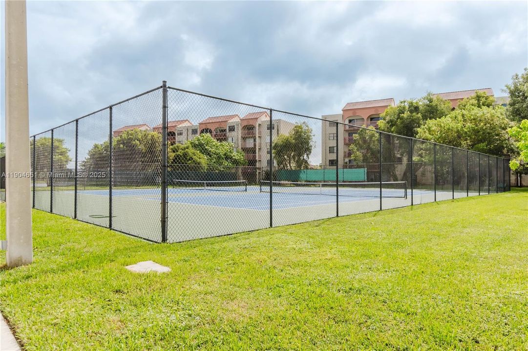 Недавно арендовано: $4,300 (3 спален, 2 ванн, 1735 Квадратных фут)