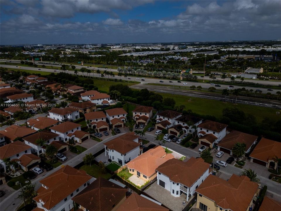 Недавно арендовано: $4,300 (3 спален, 2 ванн, 1735 Квадратных фут)