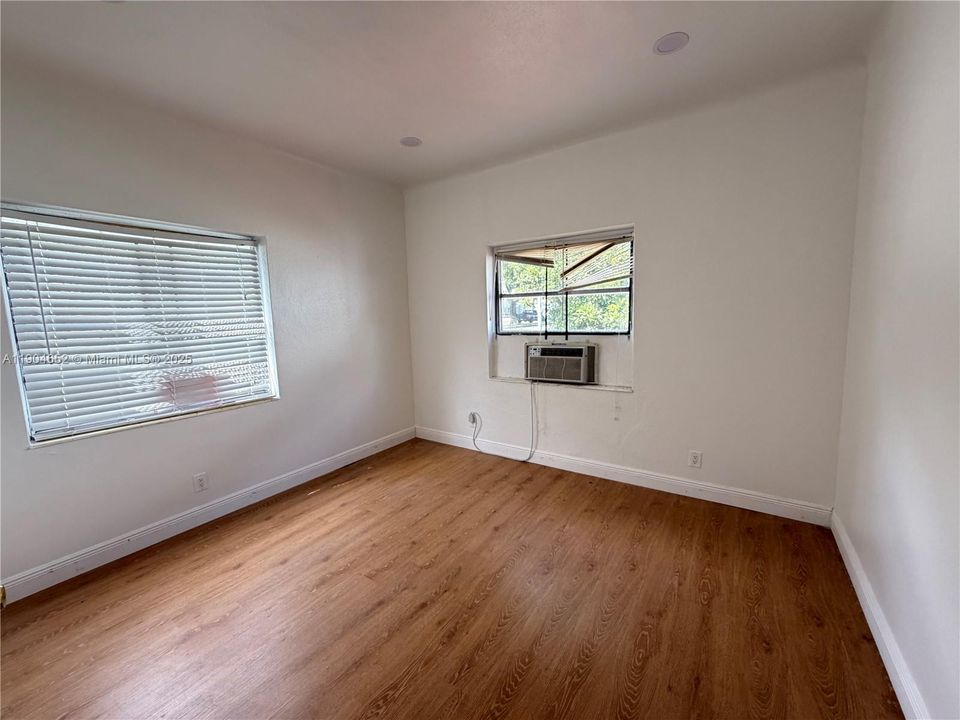 For Rent: $2,075 (2 beds, 2 baths, 750 Square Feet)