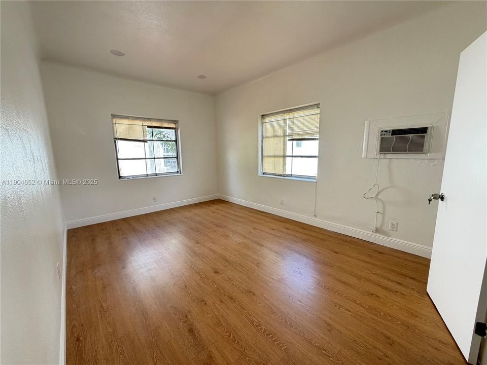 For Rent: $2,075 (2 beds, 2 baths, 750 Square Feet)