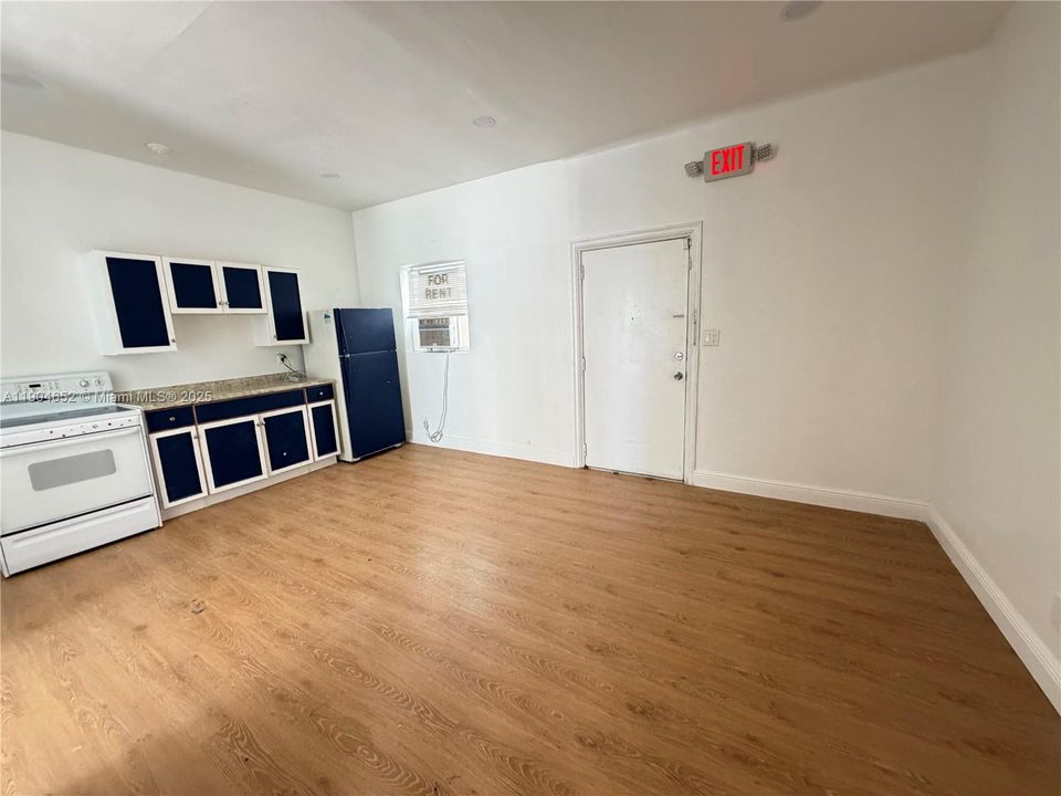 For Rent: $2,075 (2 beds, 2 baths, 750 Square Feet)