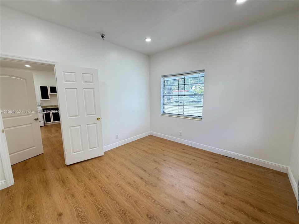 For Rent: $2,075 (2 beds, 2 baths, 750 Square Feet)