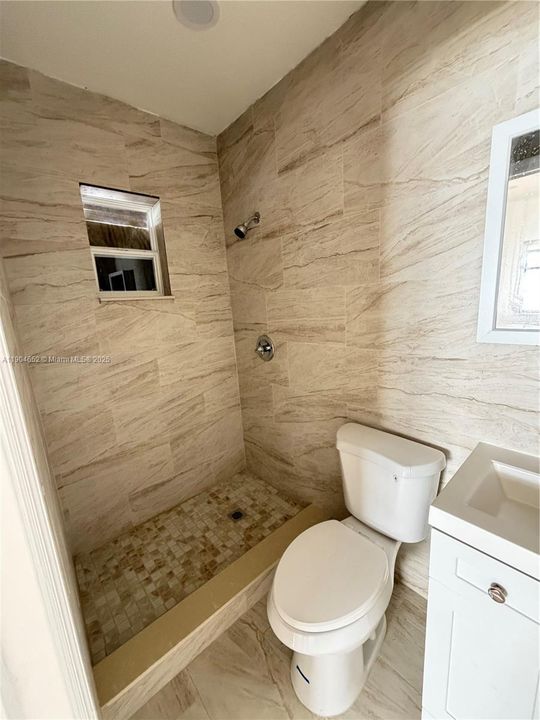 For Rent: $2,075 (2 beds, 2 baths, 750 Square Feet)