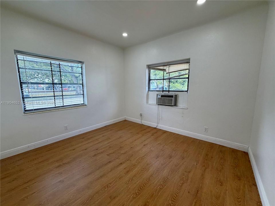 For Rent: $2,075 (2 beds, 2 baths, 750 Square Feet)