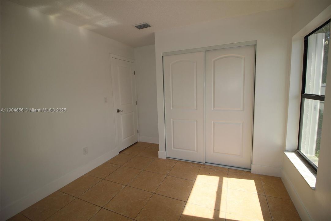 For Rent: $2,895 (3 beds, 2 baths, 1309 Square Feet)