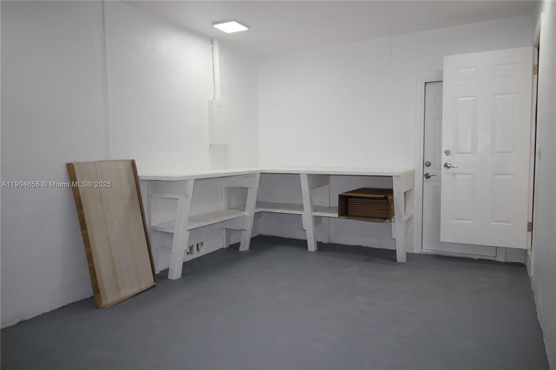 For Rent: $2,895 (3 beds, 2 baths, 1309 Square Feet)