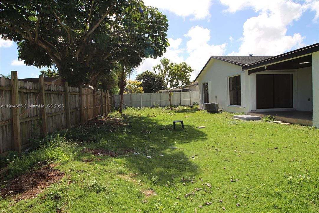 For Rent: $2,895 (3 beds, 2 baths, 1309 Square Feet)