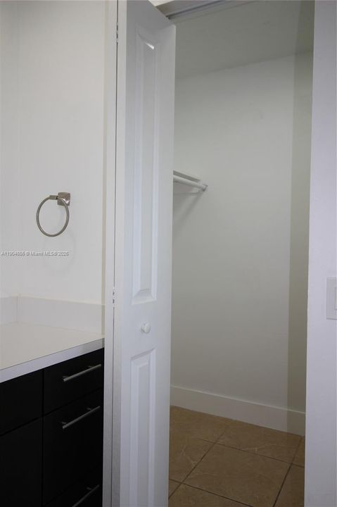 For Rent: $2,895 (3 beds, 2 baths, 1309 Square Feet)