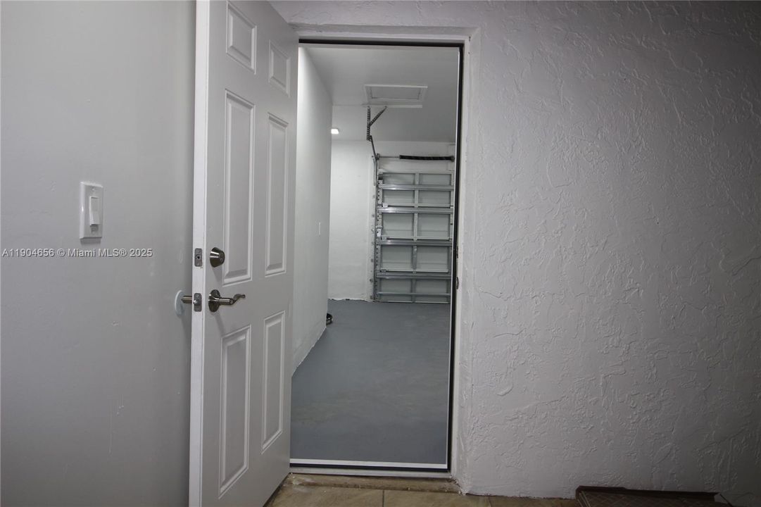 For Rent: $2,895 (3 beds, 2 baths, 1309 Square Feet)