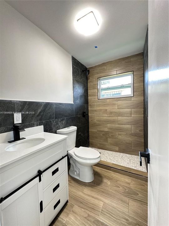 For Rent: $3,400 (3 beds, 2 baths, 3773 Square Feet)