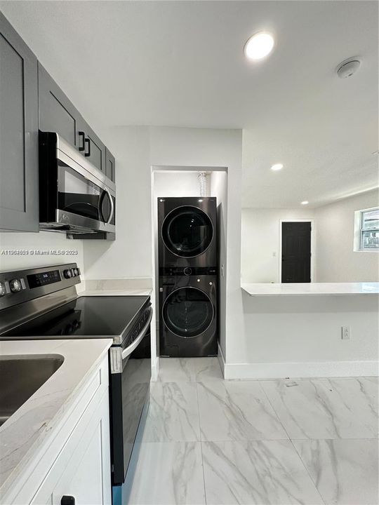 For Rent: $3,400 (3 beds, 2 baths, 3773 Square Feet)