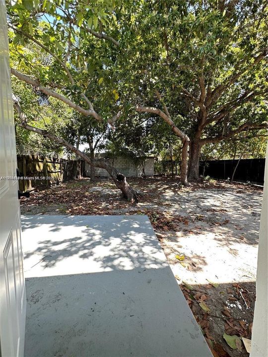 For Rent: $3,400 (3 beds, 2 baths, 3773 Square Feet)