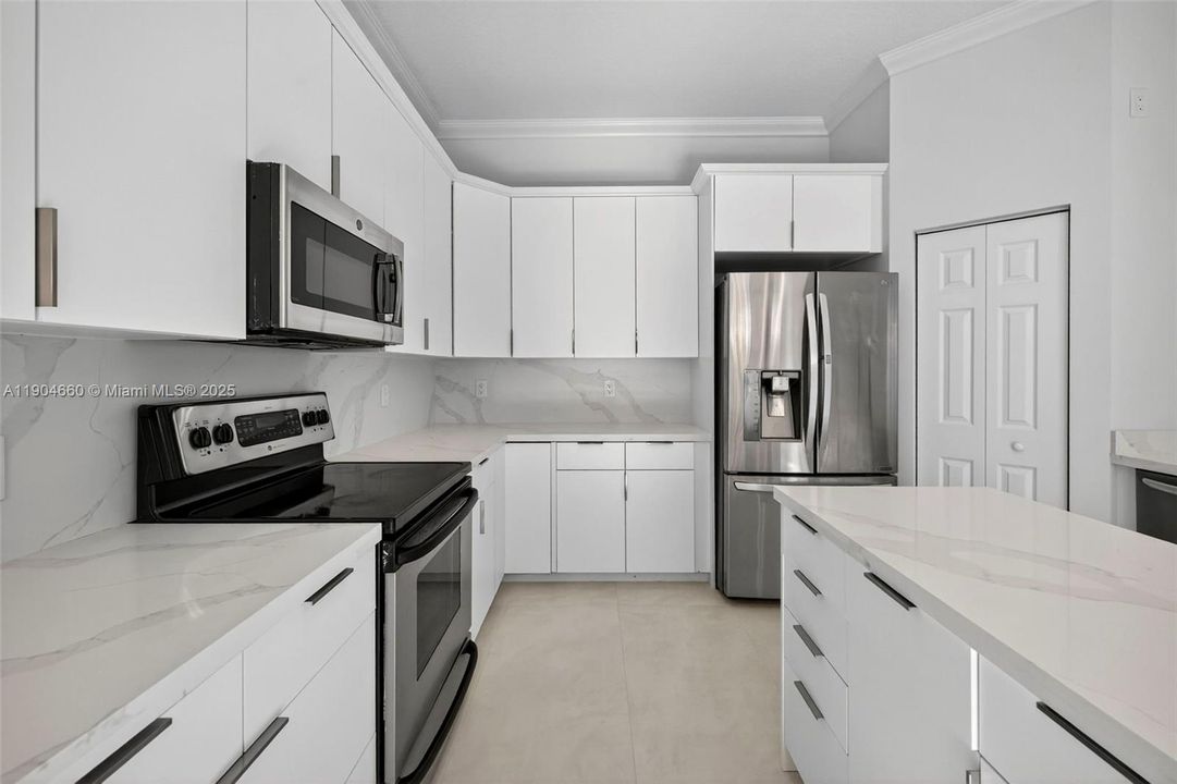 For Sale: $1,760,000 (5 beds, 5 baths, 3979 Square Feet)