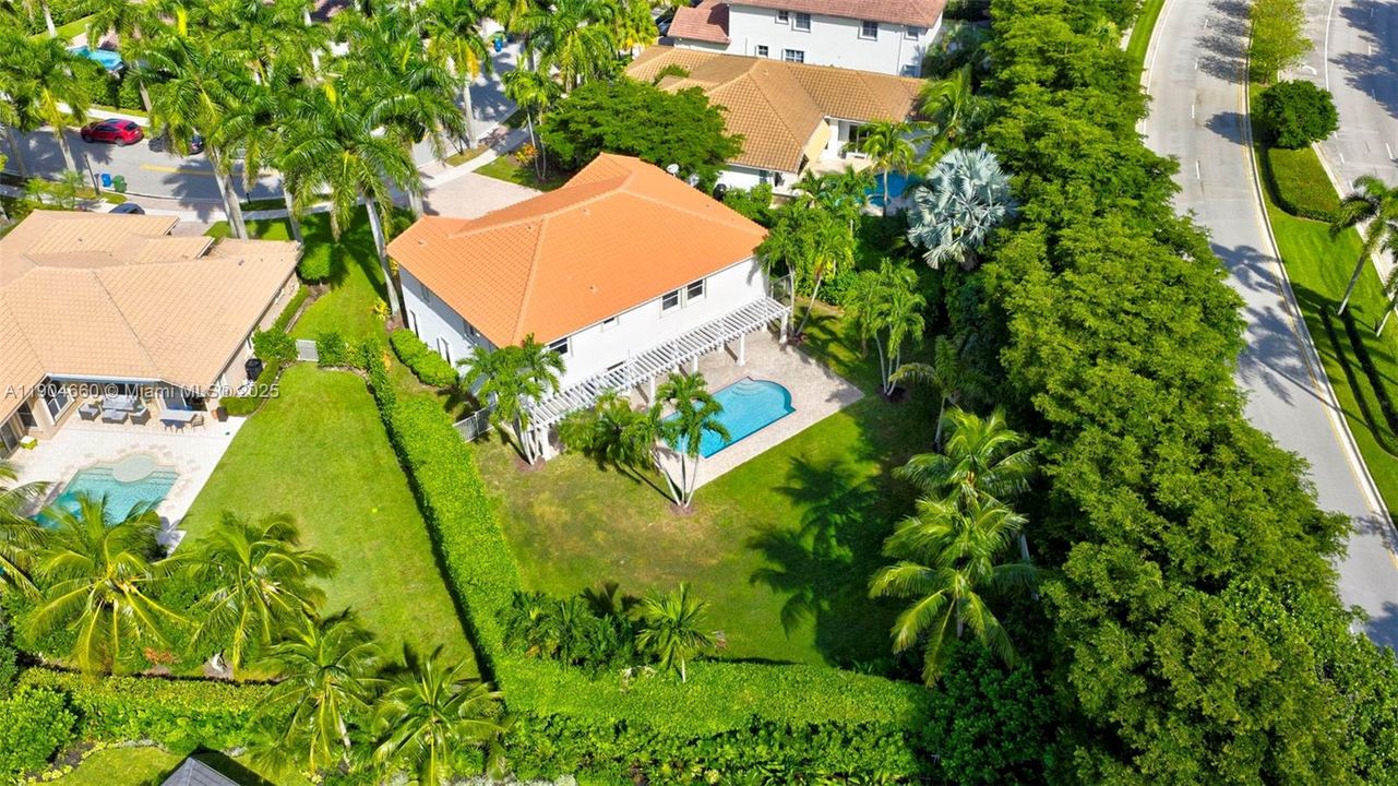 For Sale: $1,760,000 (5 beds, 5 baths, 3979 Square Feet)