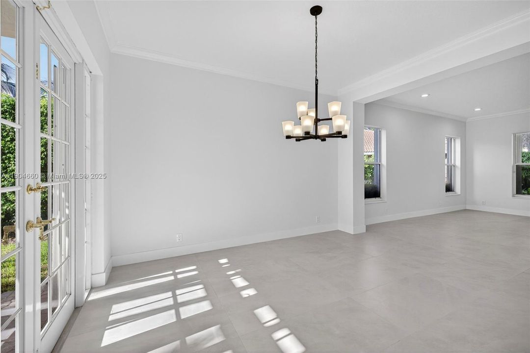 For Sale: $1,760,000 (5 beds, 5 baths, 3979 Square Feet)