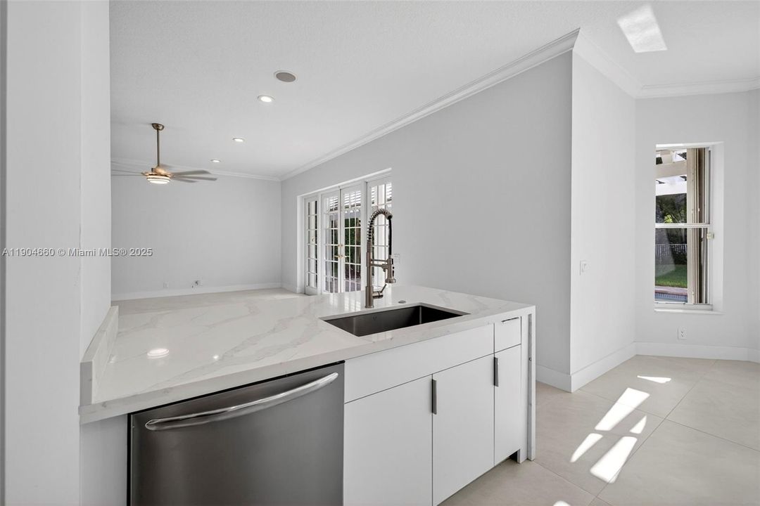 For Sale: $1,760,000 (5 beds, 5 baths, 3979 Square Feet)