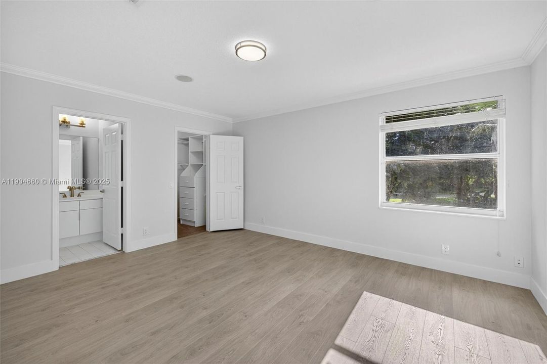 For Sale: $1,760,000 (5 beds, 5 baths, 3979 Square Feet)