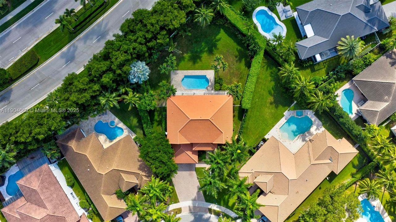 For Sale: $1,760,000 (5 beds, 5 baths, 3979 Square Feet)