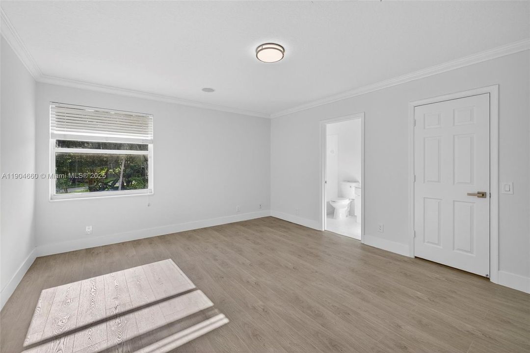 For Sale: $1,760,000 (5 beds, 5 baths, 3979 Square Feet)