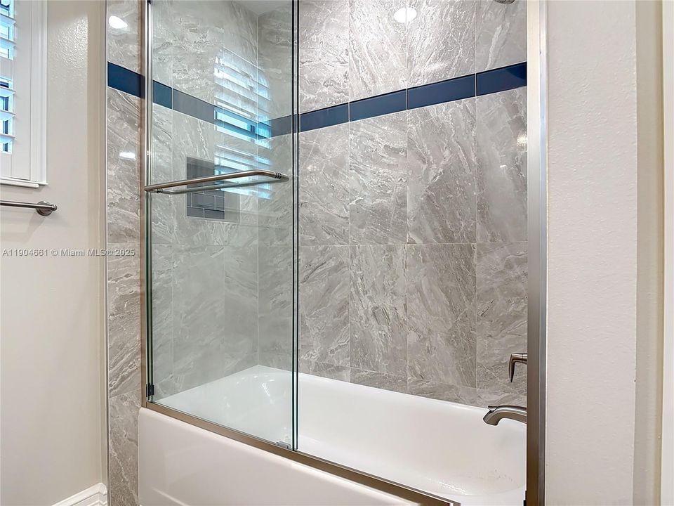 En Venta: $399,000 (3 camas, 2 baños, 1523 Pies cuadrados)