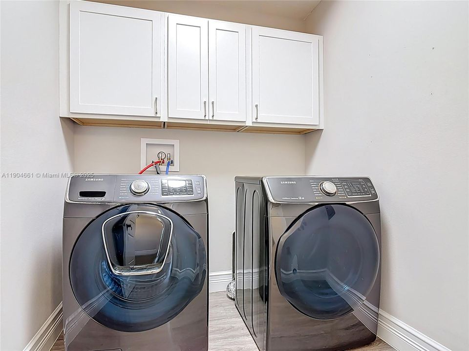 En Venta: $399,000 (3 camas, 2 baños, 1523 Pies cuadrados)