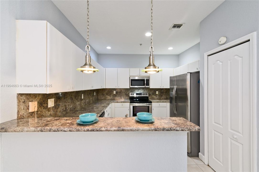 Recently Rented: $2,700 (3 beds, 2 baths, 1445 Square Feet)