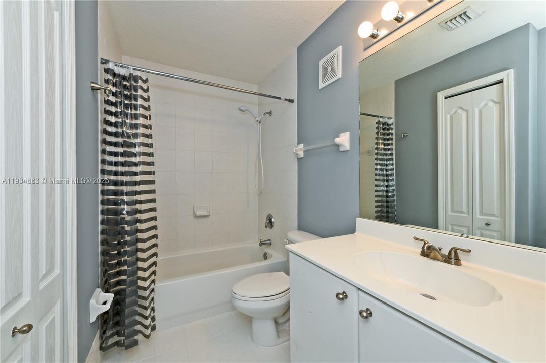 Recently Rented: $2,700 (3 beds, 2 baths, 1445 Square Feet)