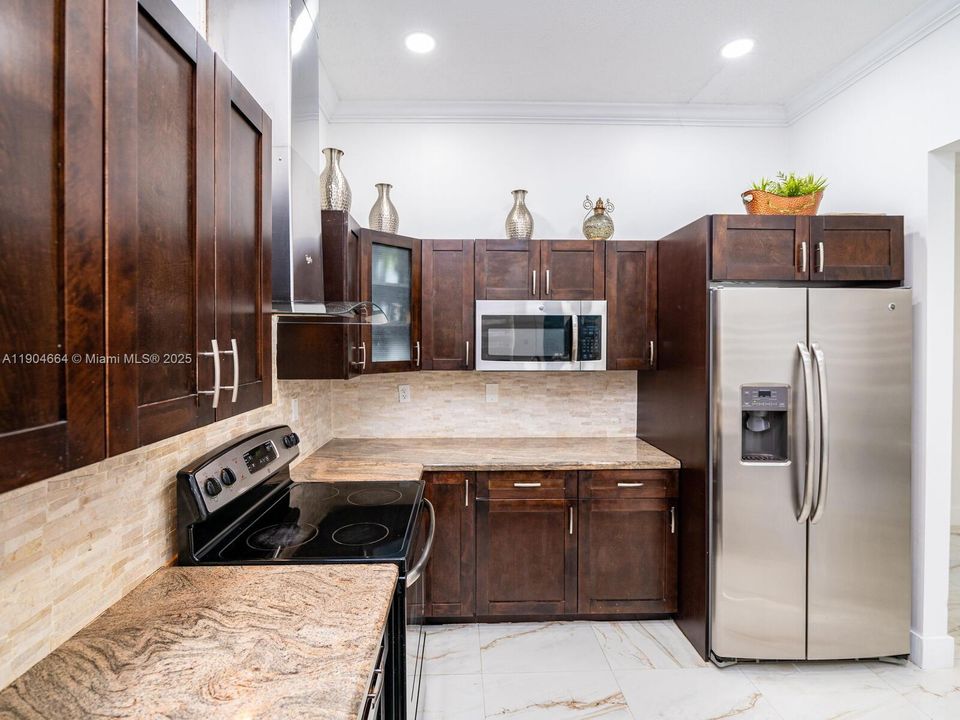 Recientemente alquilado: $3,200 (3 camas, 3 baños, 1574 Pies cuadrados)