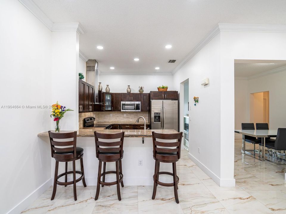 Recientemente alquilado: $3,200 (3 camas, 3 baños, 1574 Pies cuadrados)