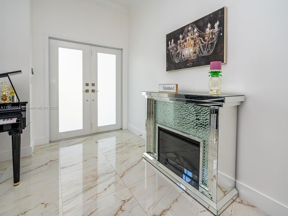 Recientemente alquilado: $3,200 (3 camas, 3 baños, 1574 Pies cuadrados)